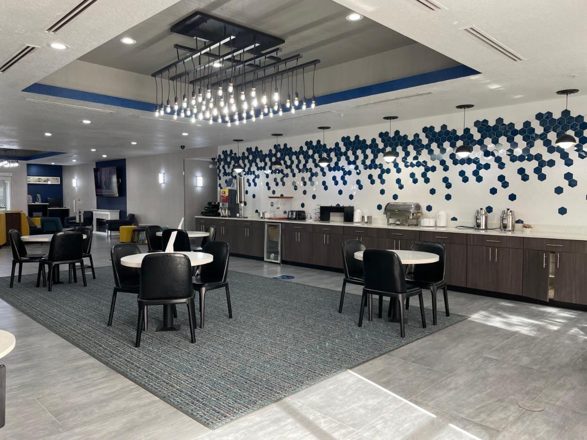 La Quinta By Wyndham Tampa Central Carrollwood Village Exterior foto